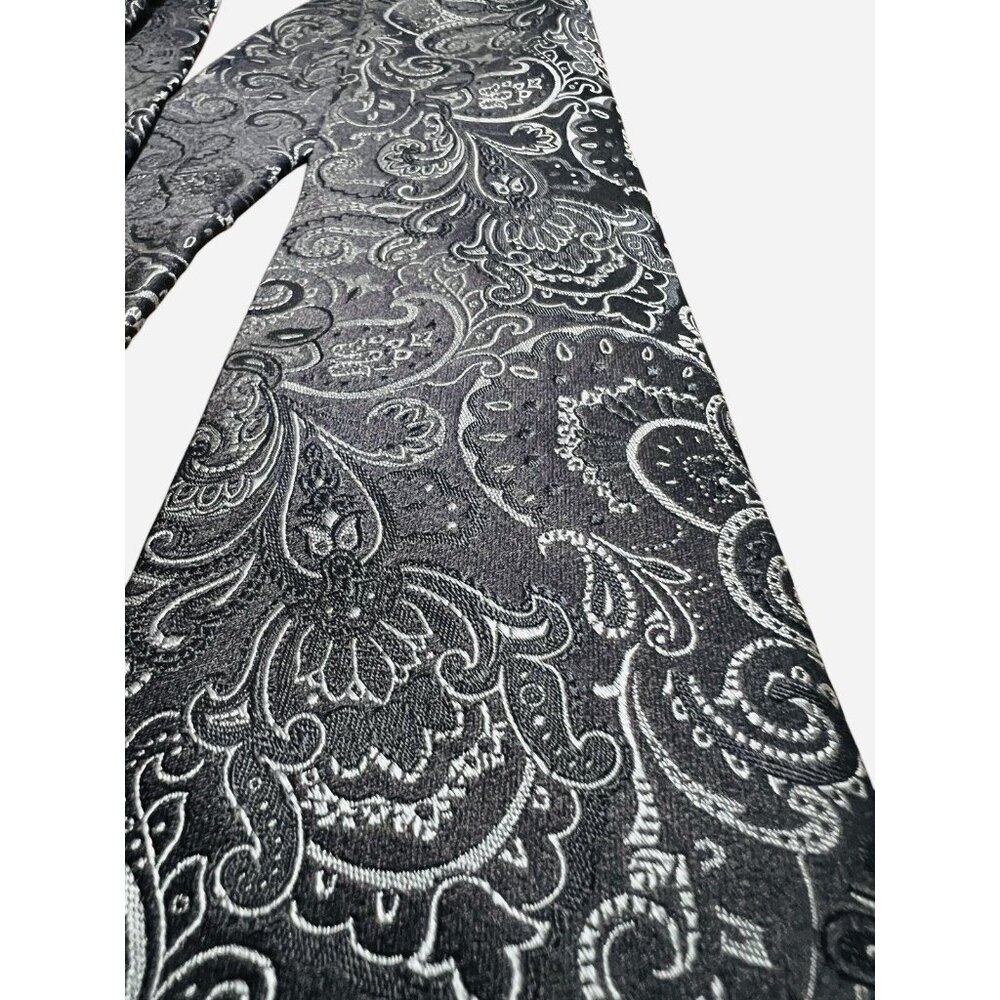 TOM JAMES Men's 100% Silk USA Tie Blue/Silver Paisley
